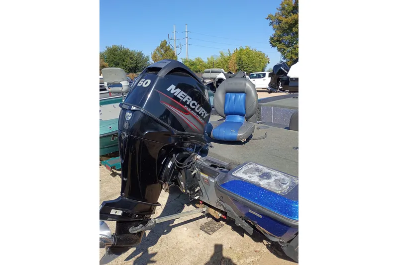 Slide: The Image of 2017 Stratos 176 VLO boat with Mercury 50 horsepower outboard motor. - 13
