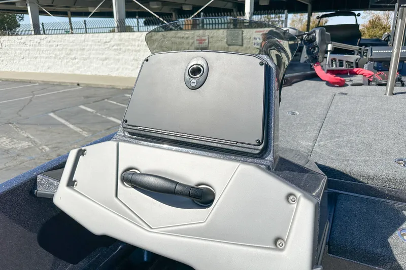 Slide: The Image of 2025 Ranger Z185 boat console with sleek design and modern features. - 9
