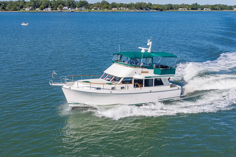 Slide: The Image of 1999 Ocean Alexander 426 Classicco Sedan - 6