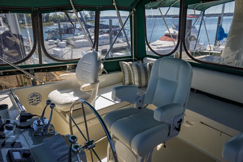 Slide: The Image of 1999 Ocean Alexander 426 Classicco Sedan - 40