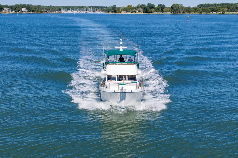 The Image of 1999 Ocean Alexander 426 Classicco Sedan - 1