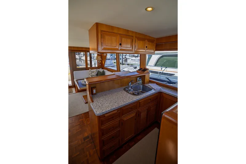 Slide: The Image of 1999 Ocean Alexander 426 Classicco Sedan - 30