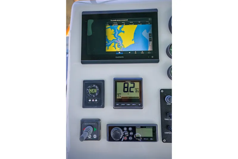 Slide: The Image of 1999 Ocean Alexander 426 Classicco Sedan - 35