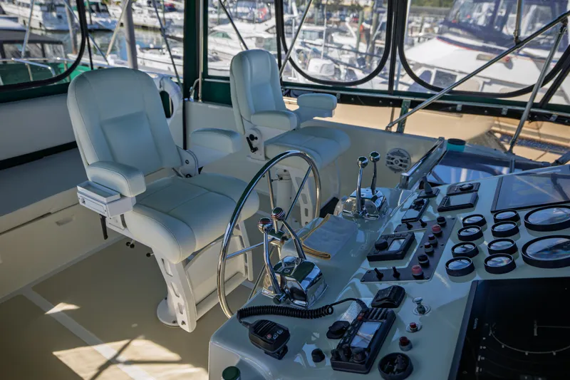 Slide: The Image of 1999 Ocean Alexander 426 Classicco Sedan - 39