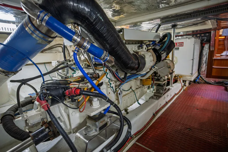 Slide: The Image of 1999 Ocean Alexander 426 Classicco Sedan - 77