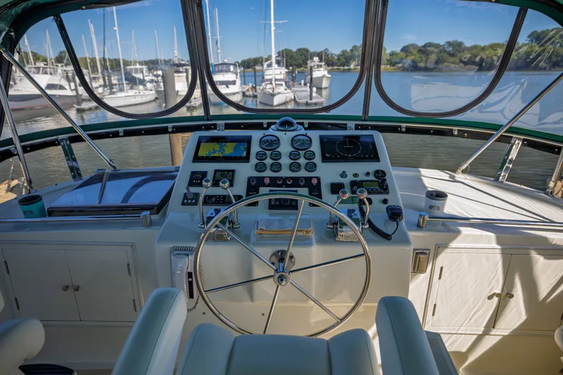 Slide: The Image of 1999 Ocean Alexander 426 Classicco Sedan - 32