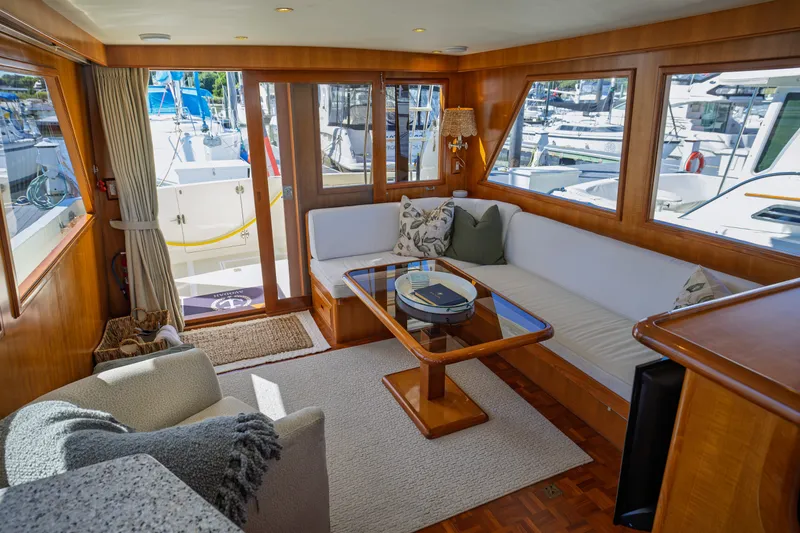 Slide: The Image of 1999 Ocean Alexander 426 Classicco Sedan - 15