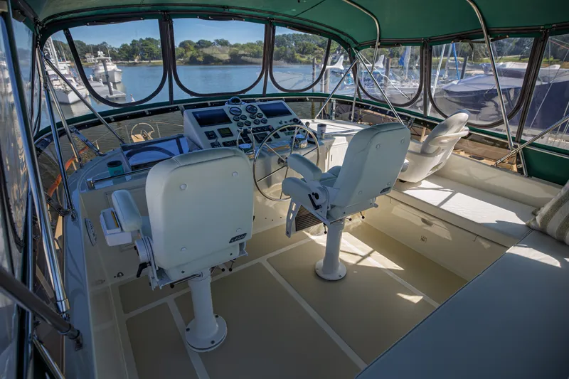 Slide: The Image of 1999 Ocean Alexander 426 Classicco Sedan - 33