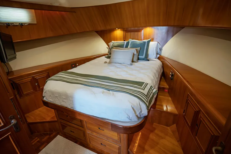 Slide: The Image of 1999 Ocean Alexander 426 Classicco Sedan - 47