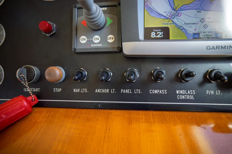 Slide: The Image of 1999 Ocean Alexander 426 Classicco Sedan - 20