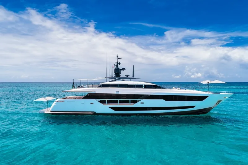 The Image of Custom 120' 2024 - 0