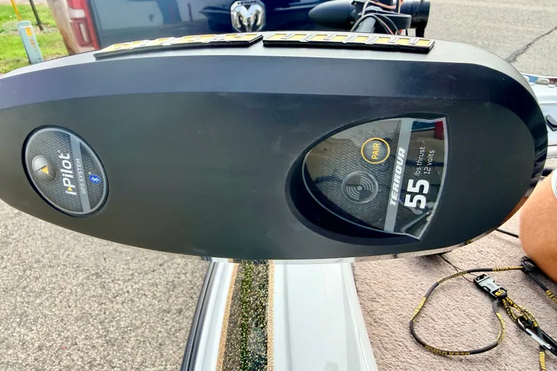 Slide: The Image of Minn Kota Terrova trolling motor with i-Pilot GPS system on a 1994 Skeeter SS140 boat. - 60