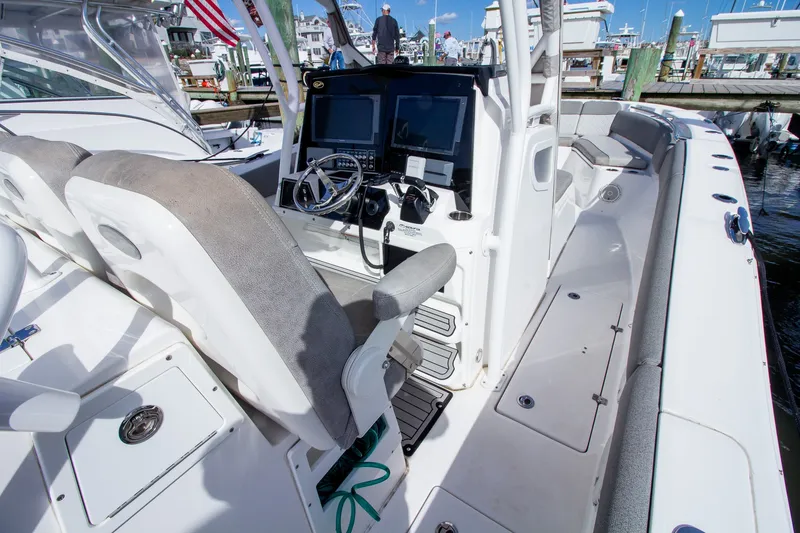 Slide: The Image of Sea Fox 328 Commander 2019 - 51