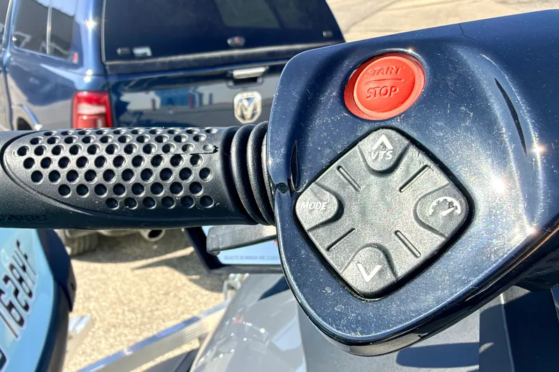 Slide: The Image of 2024 Seadoo GTR-X 300 & WAKE 170 handlebar controls with start/stop button. - 40