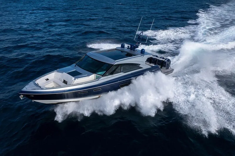 Slide: The Image of 2025 Formula 500 Super Sport Crossover speeding on open water. - 26