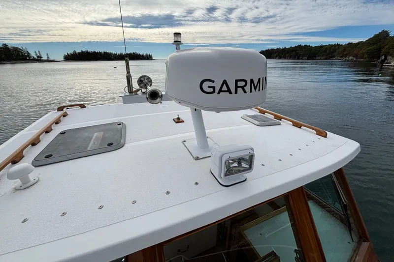 Slide: The Image of 1993 Webbers Cove Pemaquid Beach 26 boat with Garmin radar on calm water. - 32