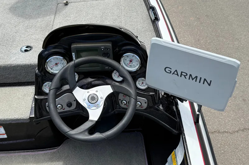 Slide: The Image of Steering console of 2014 Nitro Z-6 boat with Garmin navigation system. - 10