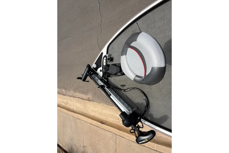 Slide: The Image of Overhead view of a 2014 Nitro Z-6 boat seat and trolling motor. - 11