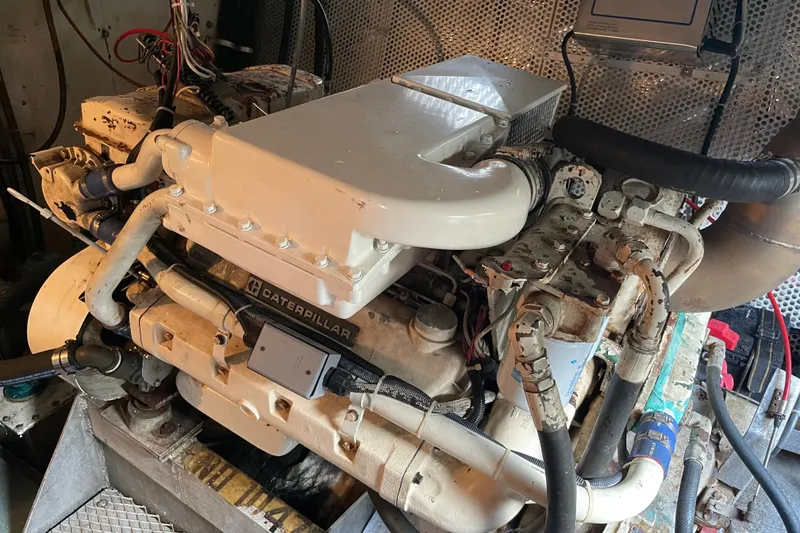 Slide: The Image of Engine room of a 1996 WEIST 62 Convertible with a Caterpillar engine. - 38