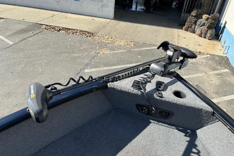 Slide: The Image of 2020 Tracker Pro Guide V-175 Combo boat with Minn Kota trolling motor. - 33