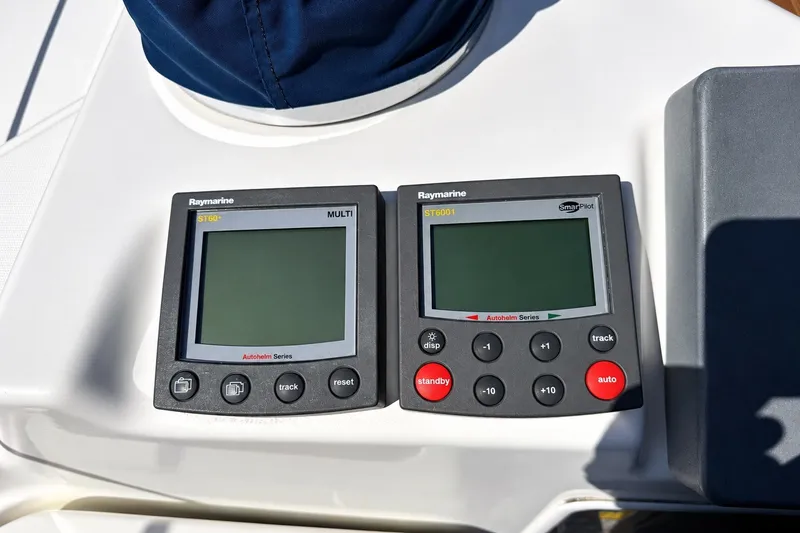 Slide: The Image of ALEXANDRA - 2005 Beneteau Oceanis 473 Raymarine Autopilot & Multi Display - 10