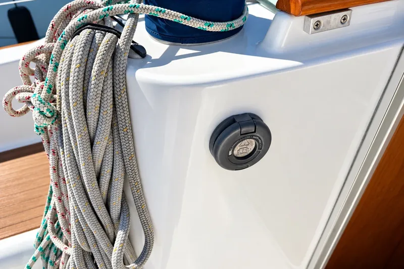 Slide: The Image of ALEXANDRA - 2005 Beneteau Oceanis 473 port side electric cabin top winch - 11
