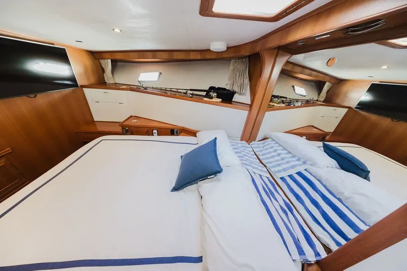 Slide: The Image of Luxurious cabin interior of 1999 Ocean Alexander 680 Classicco yacht with cozy bedding. - 78