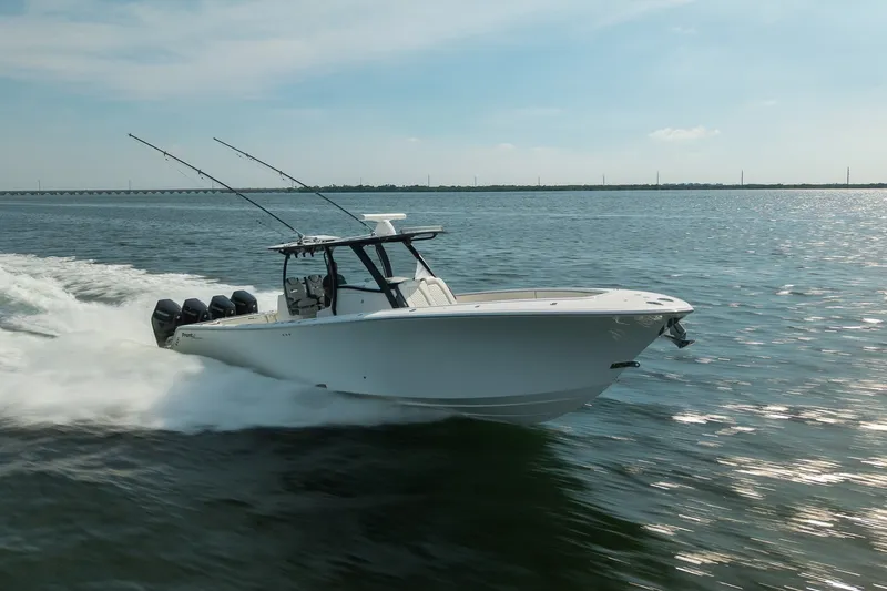 The Image of Front Runner 39 Center Console 2023 - undefined