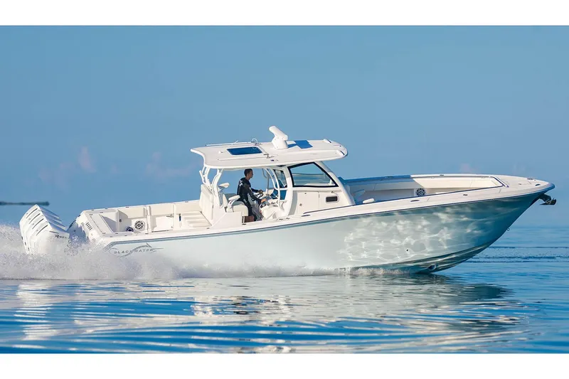 The Image of 2026 Blackwater 41 Tournament boot op kalm water. - 0