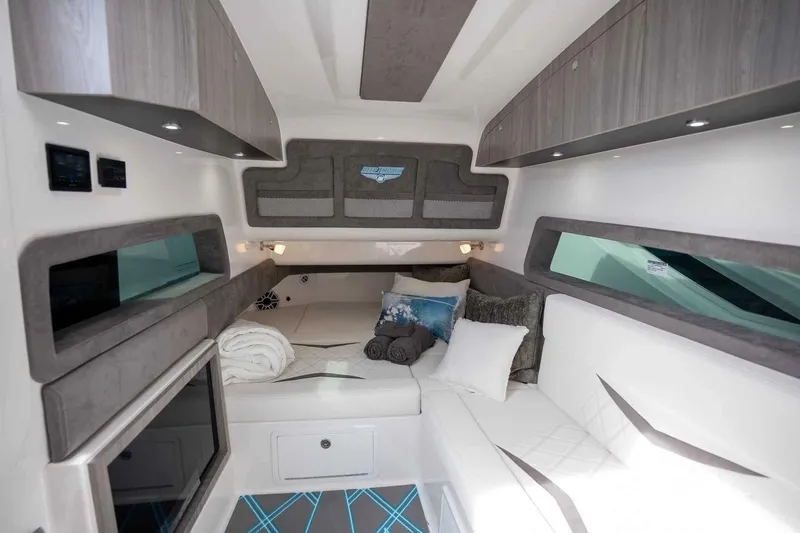 Slide: The Image of Intérieur du Deep Impact 499 Sport 2026 au design luxueux. - 12