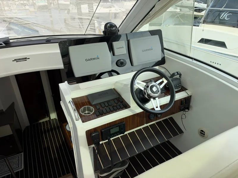Slide: The Image of Cruisers 48 Cantius 2011 - 37