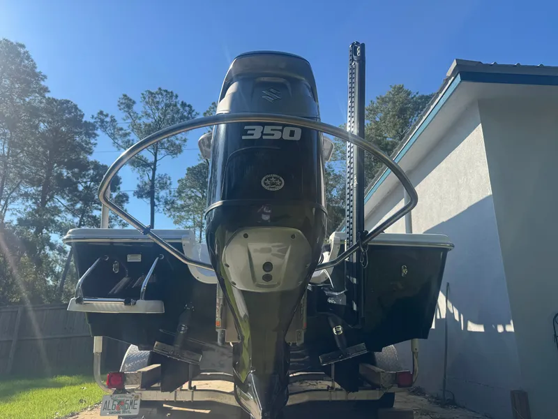 Slide: The Image of Rückansicht eines Sea Pro 248 Bay Bootes von 2020 mit einem 350 PS Motor. - 8