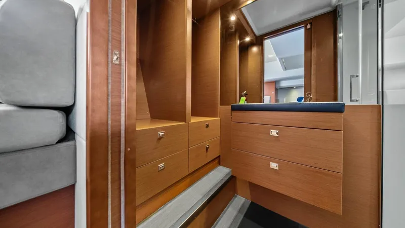 Slide: The Image of 2015 Prestige 550 'Legacy' - 41