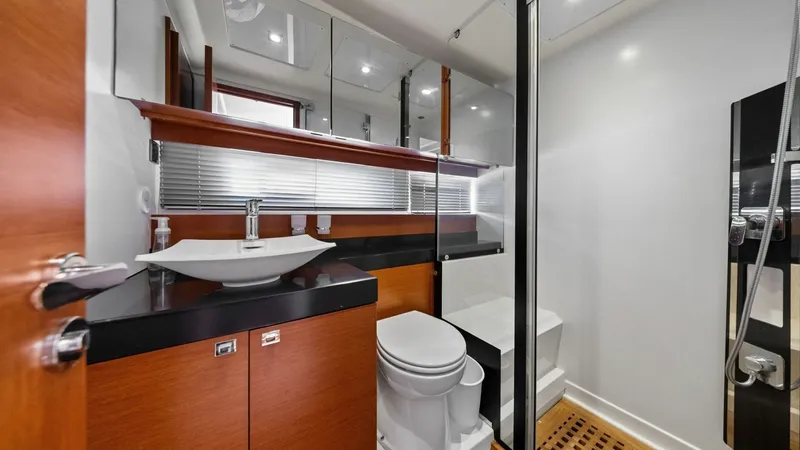 Slide: The Image of 2015 Prestige 550 'Legacy' - 55