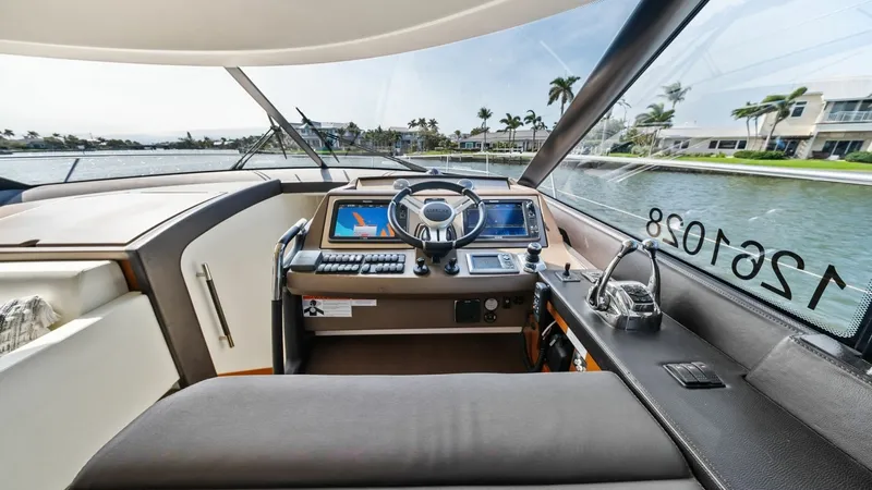 Slide: The Image of 2015 Prestige 550 'Legacy' - 33