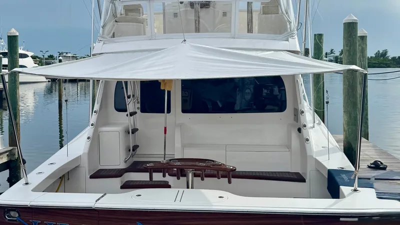 Slide: The Image of Transom with Sun Shade - 84