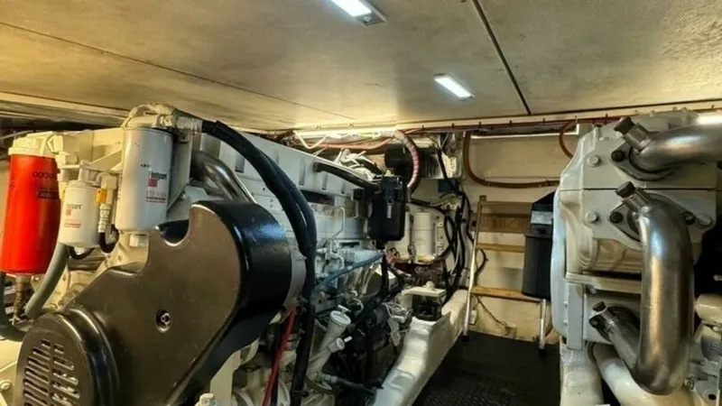 Slide: The Image of 2002 Riviera 43 Flybridge "Fortuna" - 14