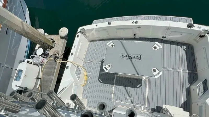Slide: The Image of 2002 Riviera 43 Flybridge "Fortuna" - 16
