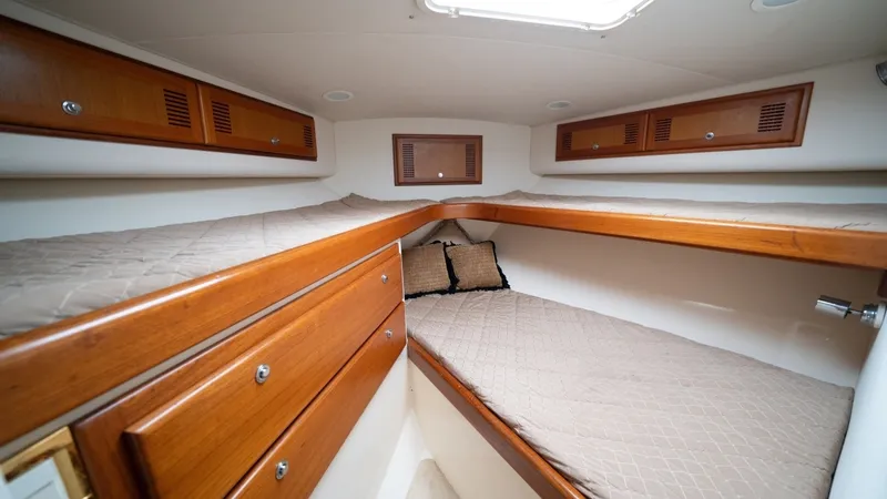 Slide: The Image of 2002 Cabo 43 Convertible - 20
