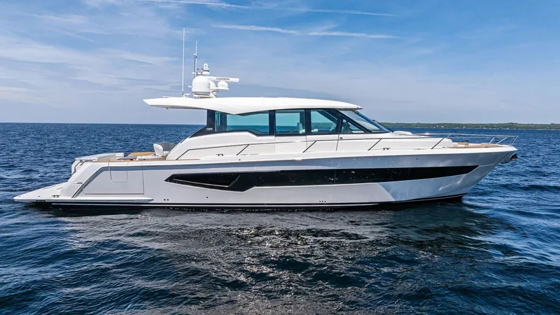 The Image of Starboard Profile of Tiara EX 60 - 1