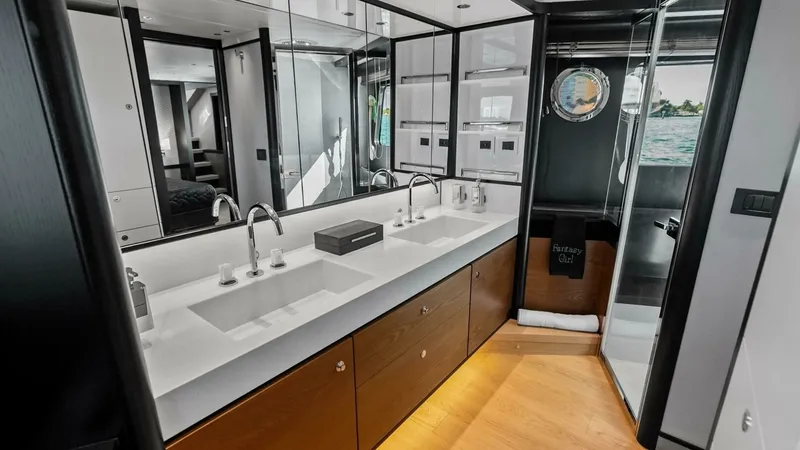 Slide: The Image of Luxurious Dual Vanity Bathroom - 27