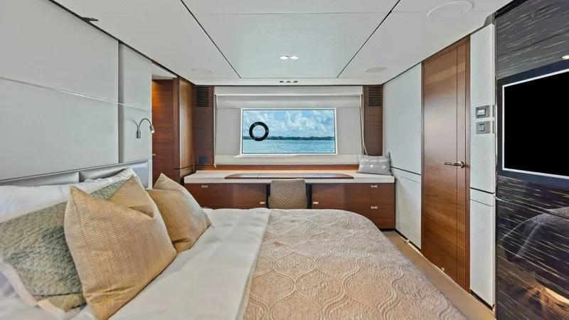 Slide: The Image of 2018 Princess Y75 Motor Yacht - 27