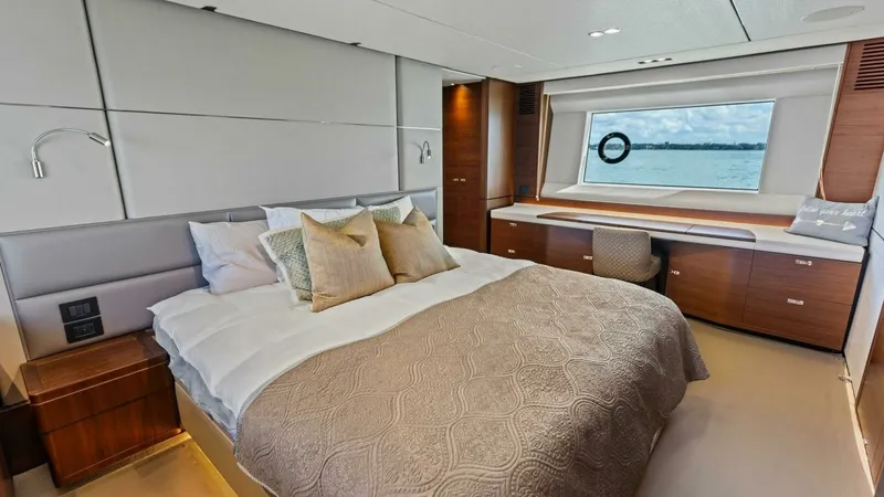 Slide: The Image of 2018 Princess Y75 Motor Yacht - 5