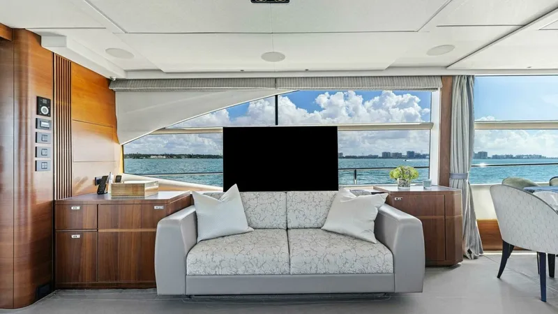 Slide: The Image of 2018 Princess Y75 Motor Yacht - 12