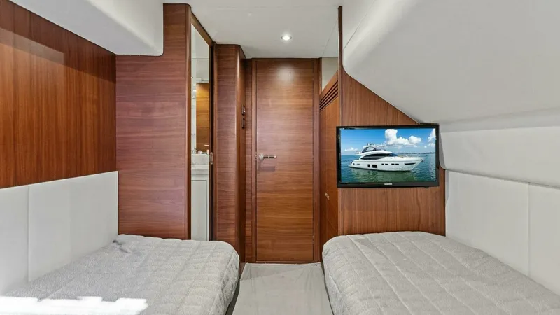 Slide: The Image of 2018 Princess Y75 Motor Yacht - 65