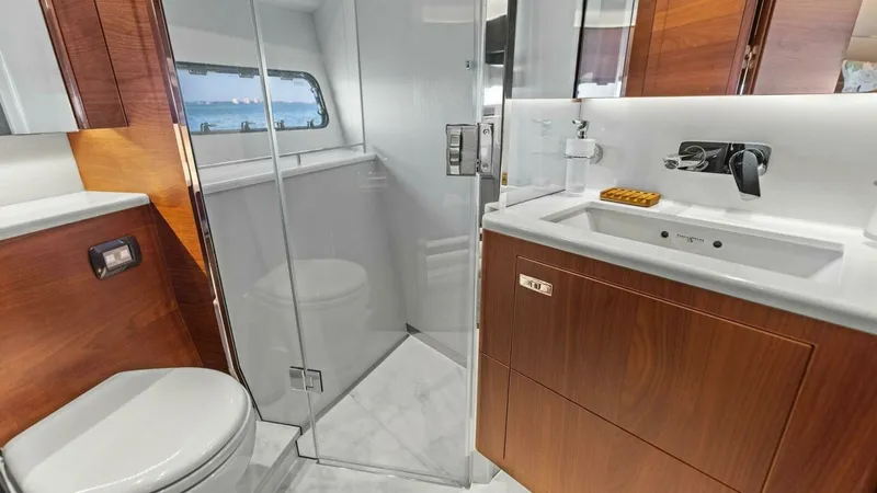 Slide: The Image of 2018 Princess Y75 Motor Yacht - 36
