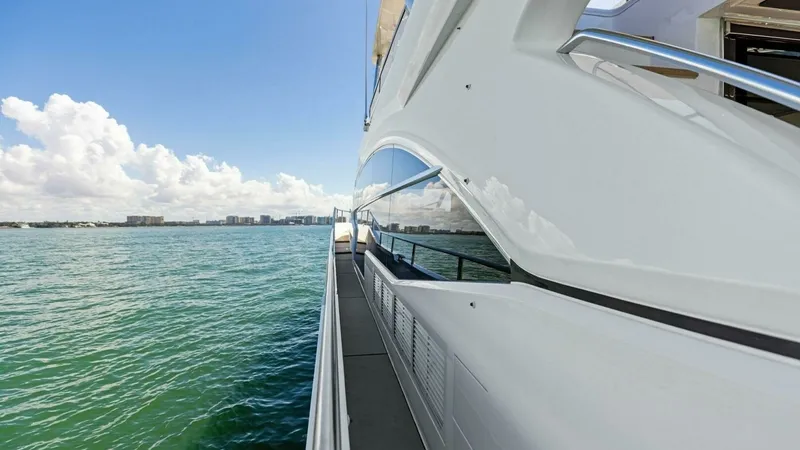 Slide: The Image of 2018 Princess Y75 Motor Yacht - 54