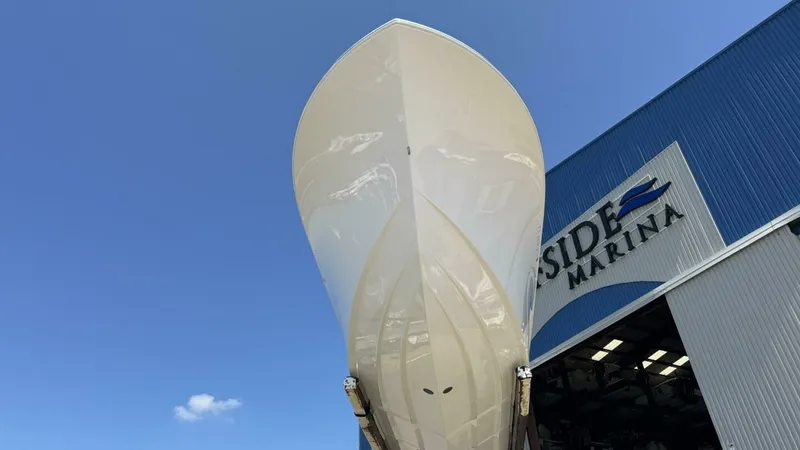 Slide: The Image of 2022 Onslow Bay 33 TE - 38