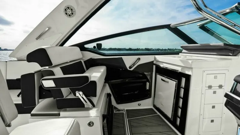 Slide: The Image of 2023 Monterey 385 SS - Seating - 16
