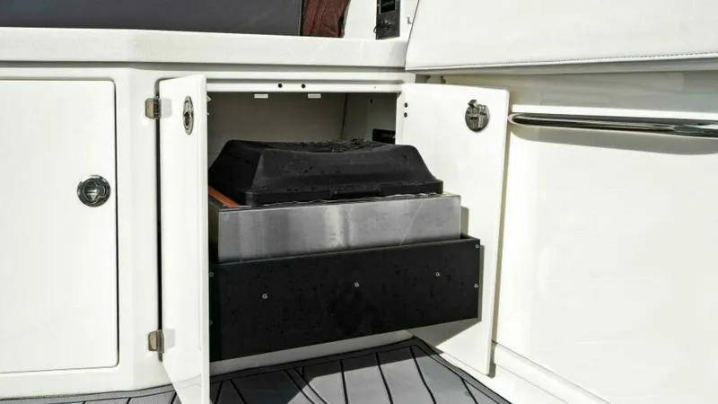 Slide: The Image of 2023 Monterey 385 SS - Storage - 22
